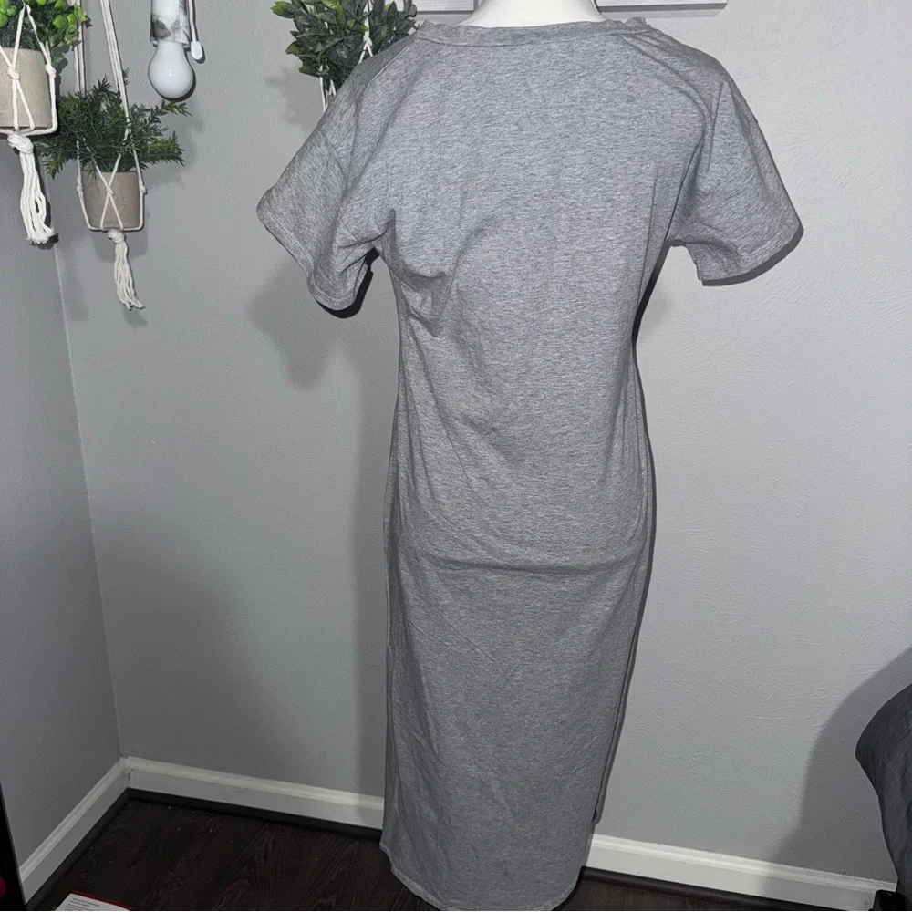 Fashion‎ Nova Women’s Gray FAMOUS CITY 1987 Maxi Dress Size Small - Picture 3 of 13